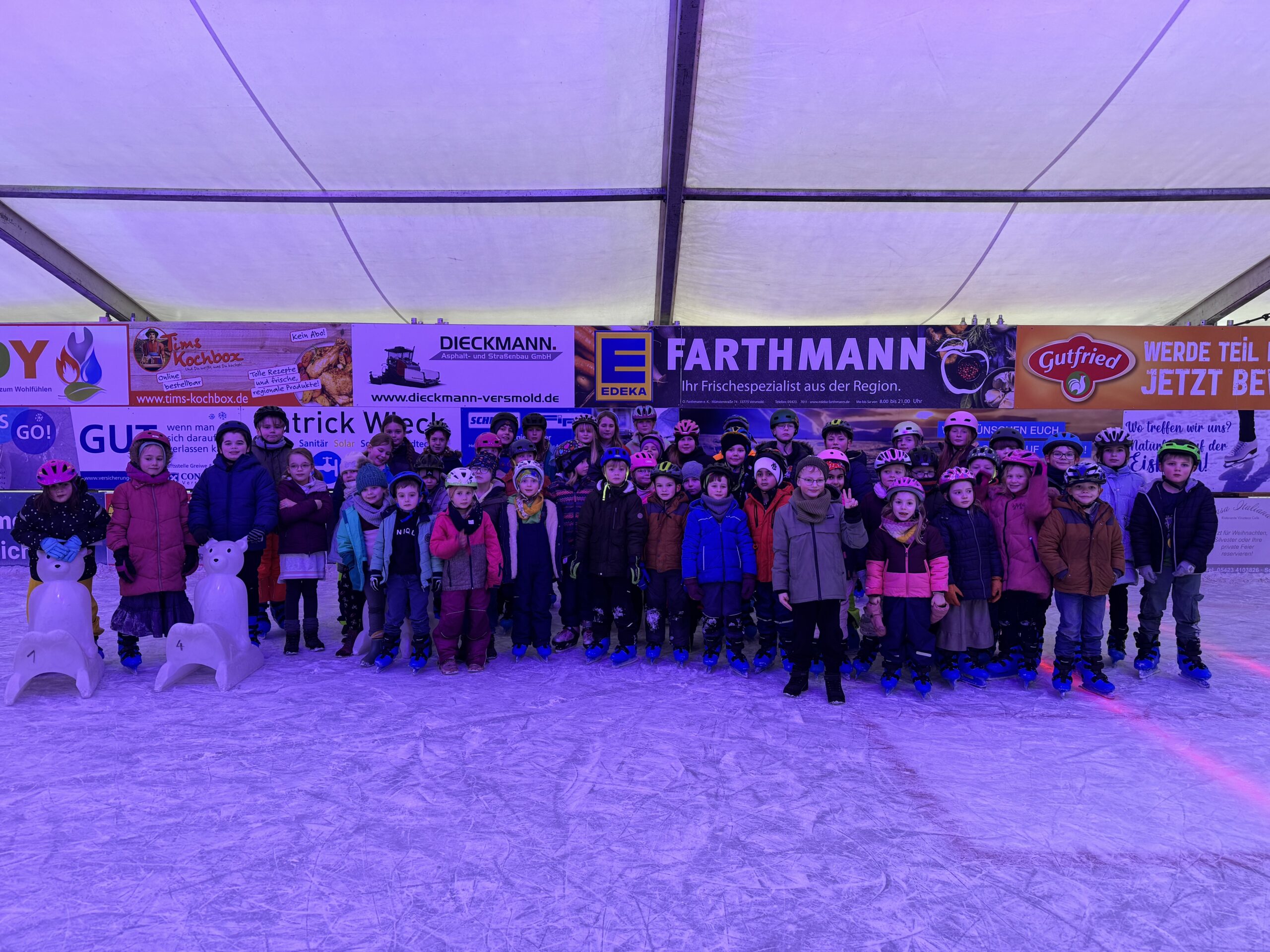 Besuch auf der Eisbahn in Versmold