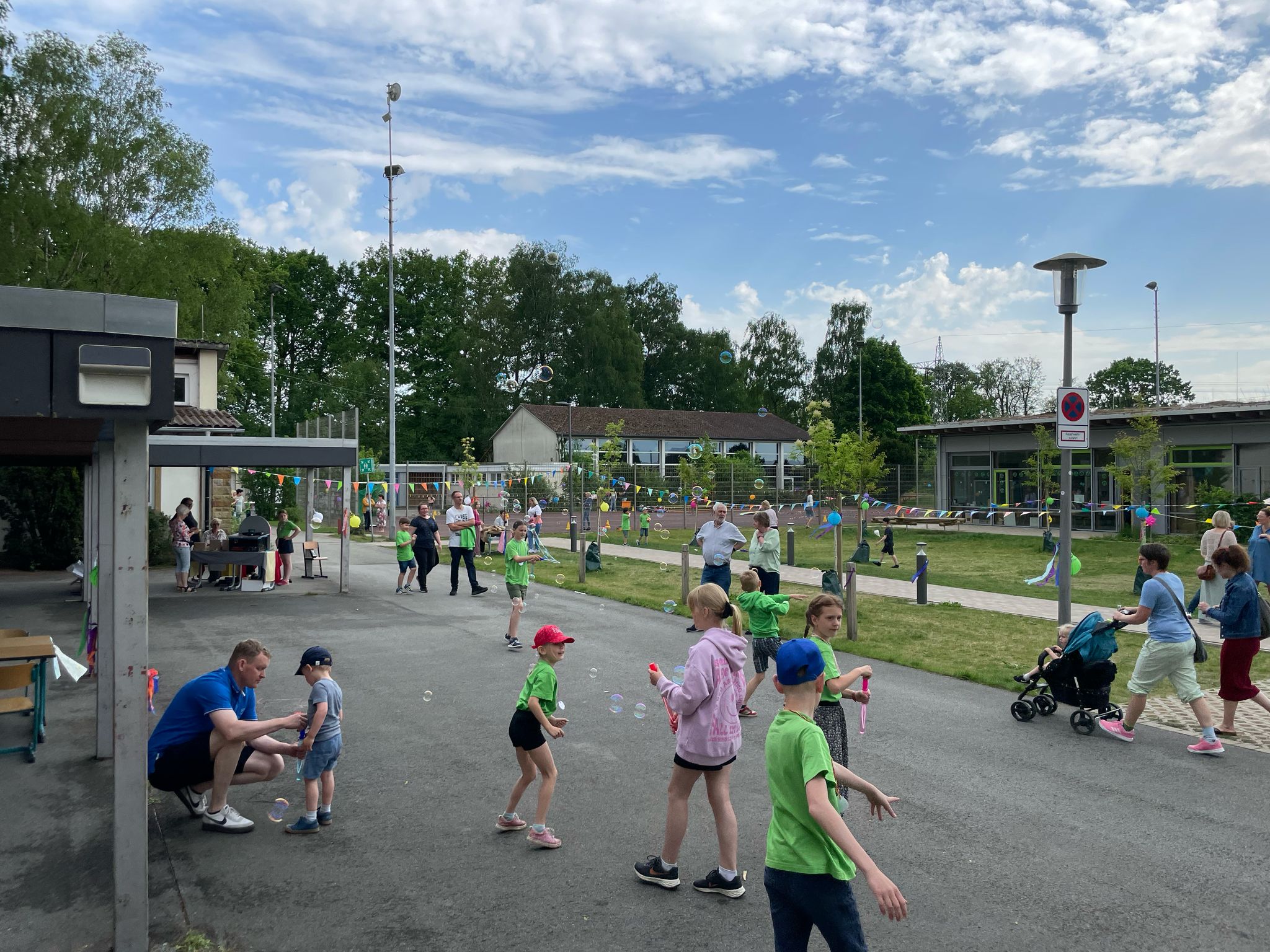 Schulfest in Bockhorst - Wir machen die Welt ein bisschen bunter