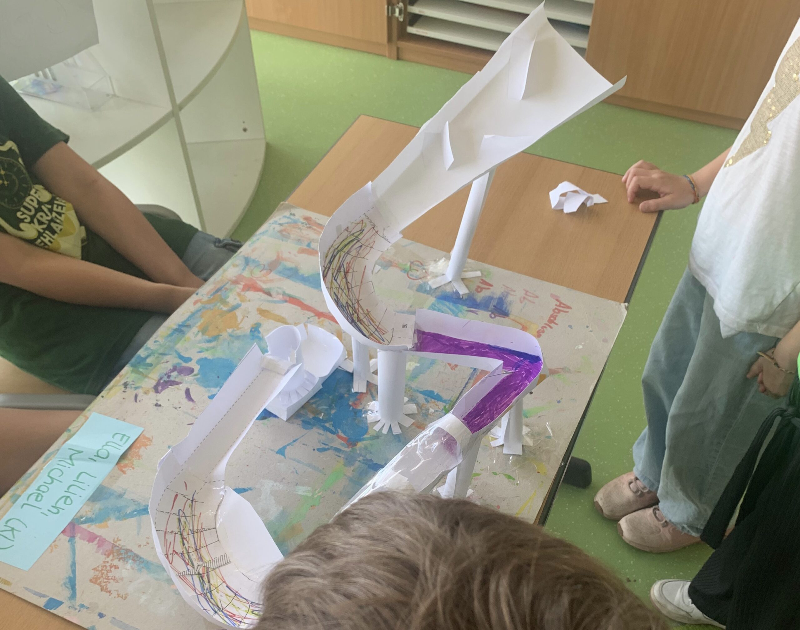 Murmelbahnen aus Papier im Sachunterricht